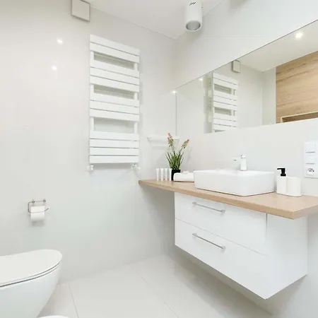 Apartment Przestrzenny W Kolobrzegu By Renters Kolobrzeg